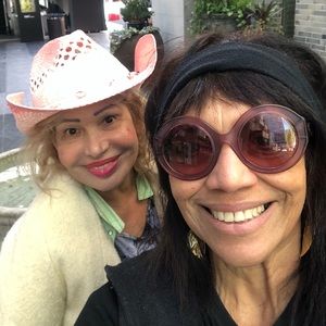 Meet your Posher, Connie